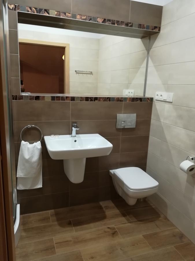 Zajazd Podjadek Osjaków Exteriér fotografie